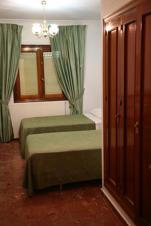 Hostal Santa Barbara Socuéllamos Eksteriør billede